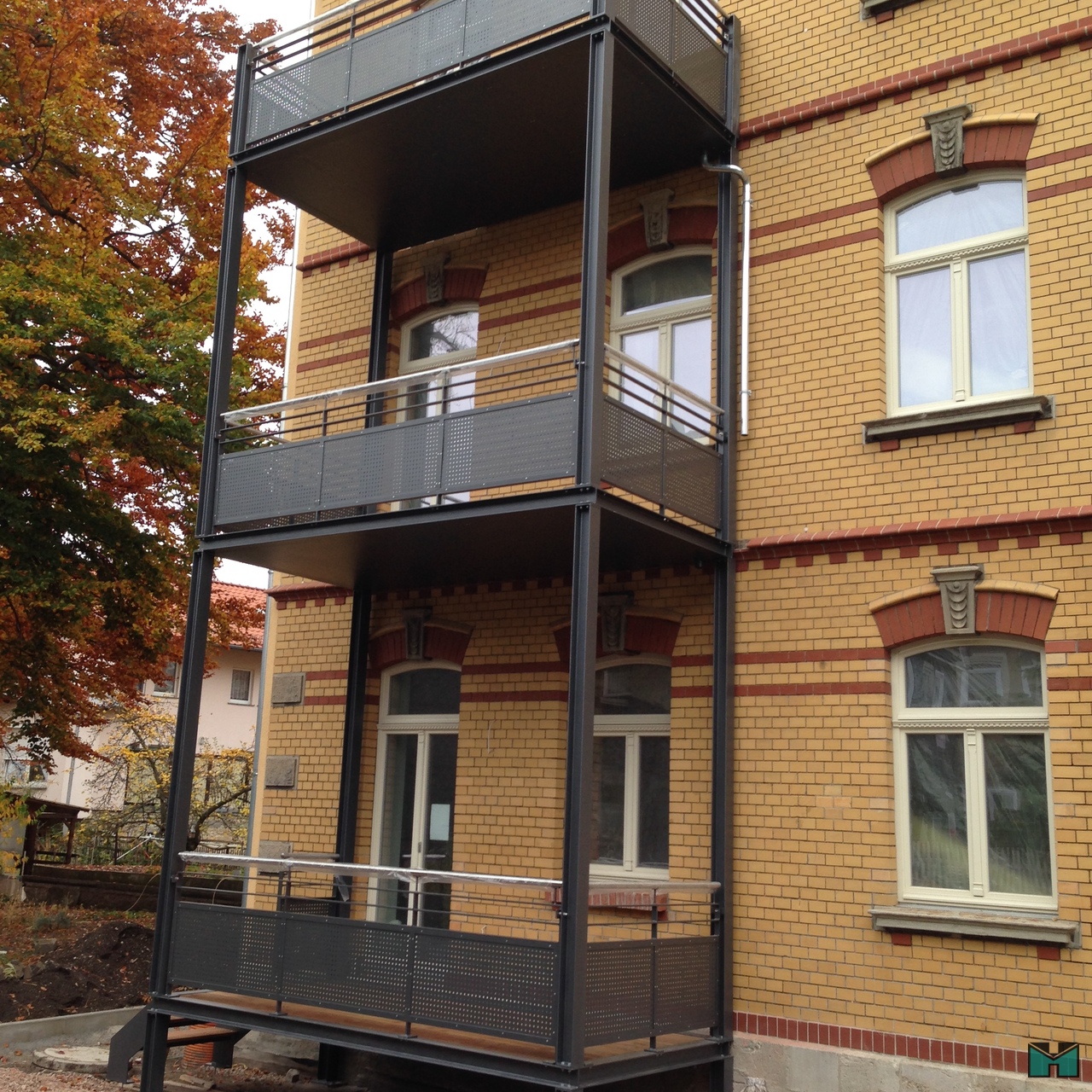Balkongeländer - 57803840-2322-45e3-8386-035fbca6075f