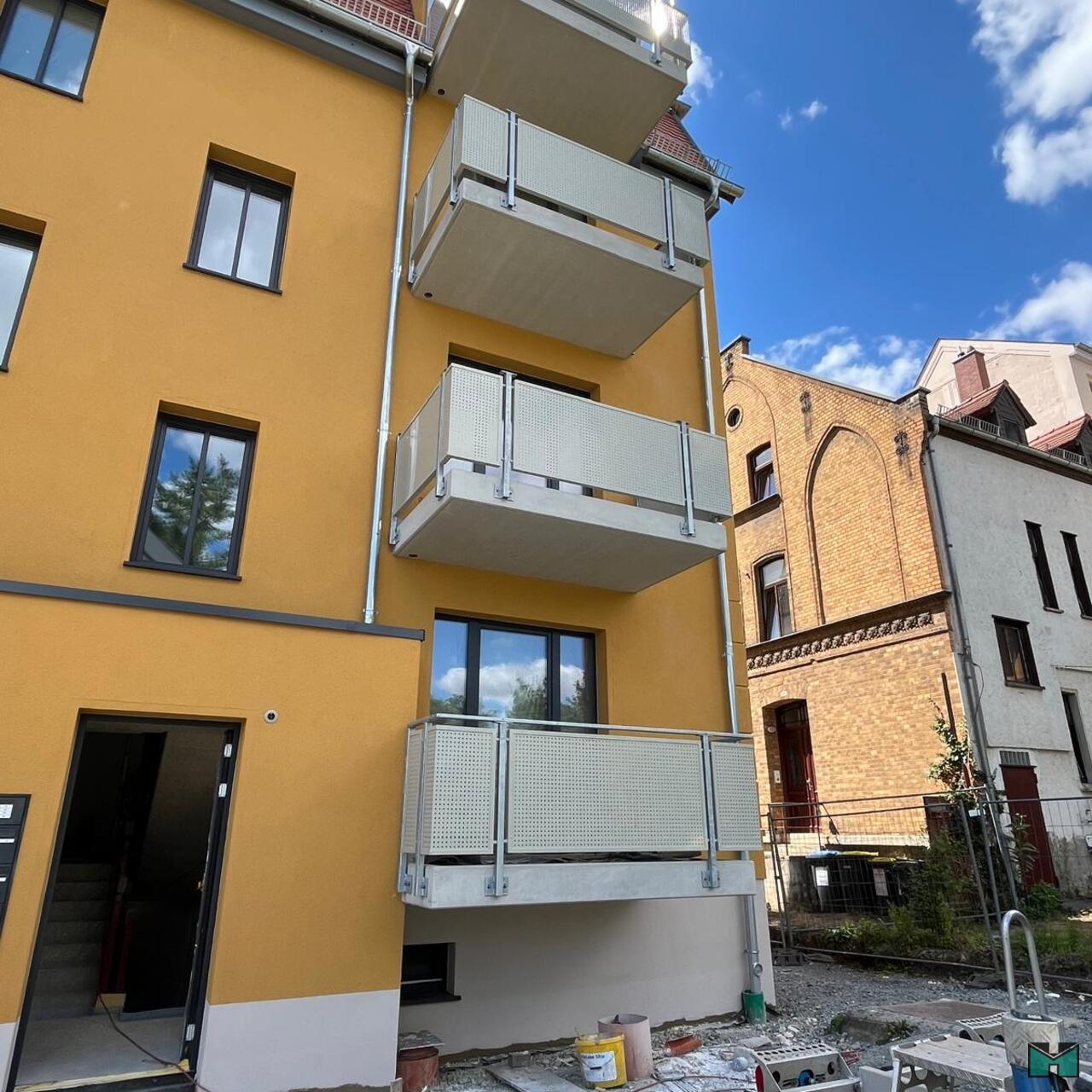 Balkongeländer - 91d62ff2-8369-42a8-93f9-edf21aebf2f9