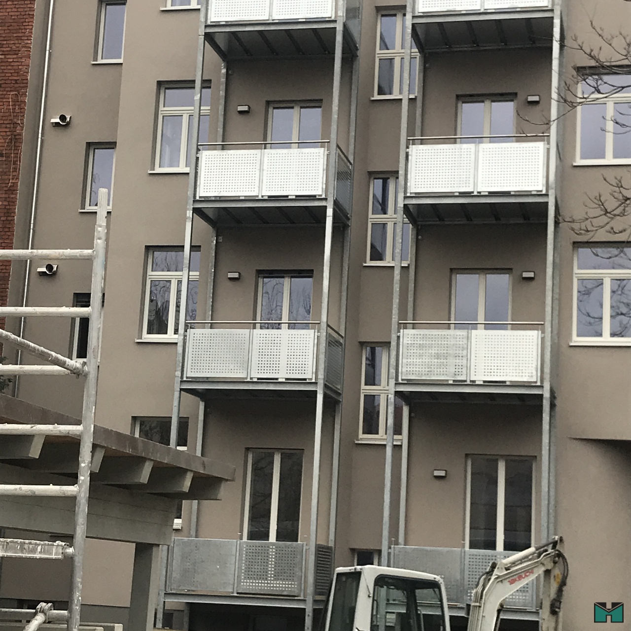 Balkongeländer - b3448589-12d2-41bc-a930-33e5d2899a27
