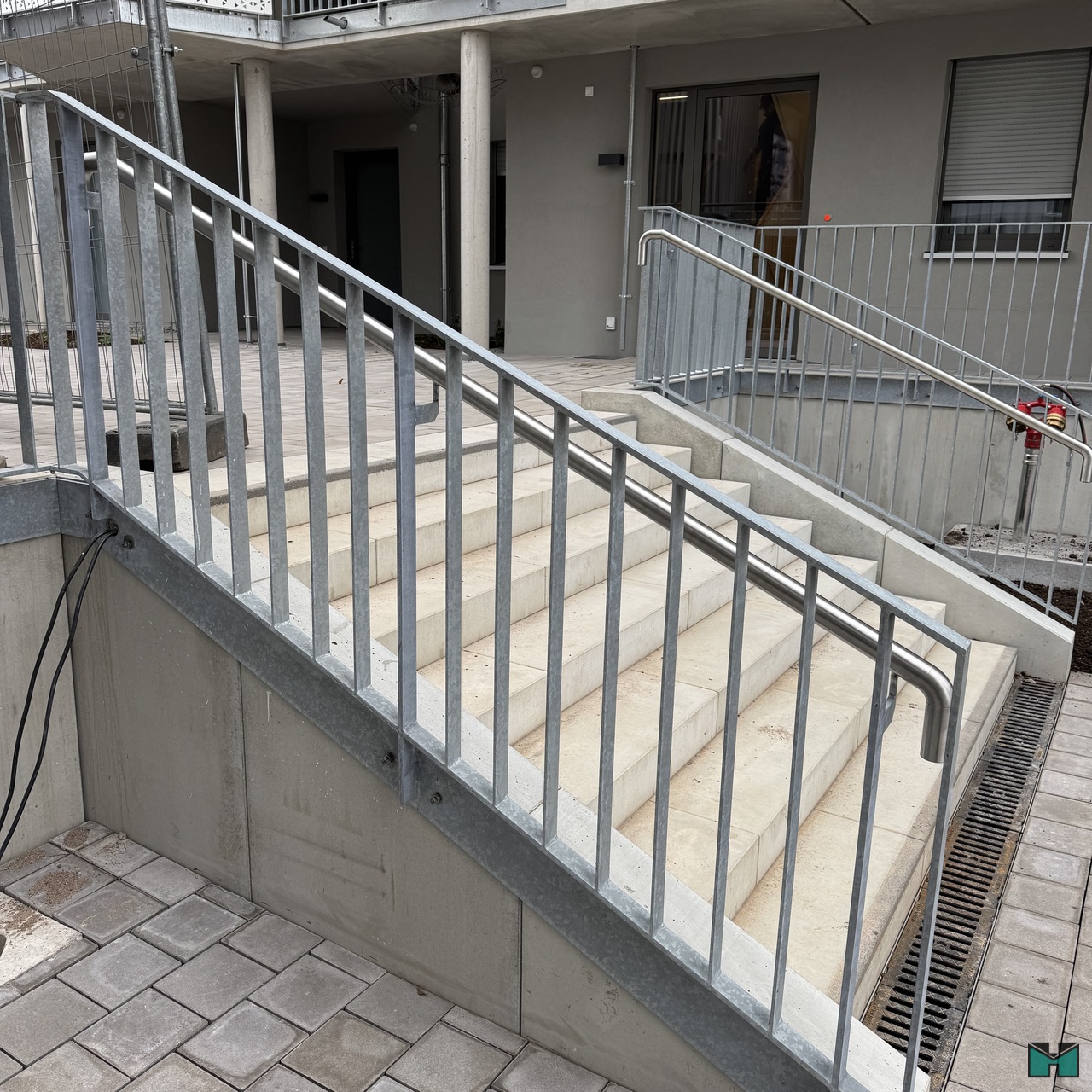 Geländer und Handläufe - 6768b1f2-910b-44dd-a1bc-997ec95fa021