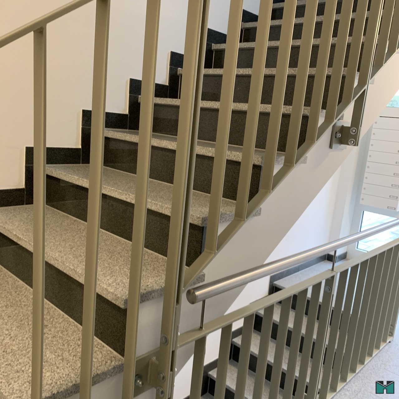 Geländer und Handläufe - 746ff8ac-37bd-4812-9374-99b7f97b7dd0